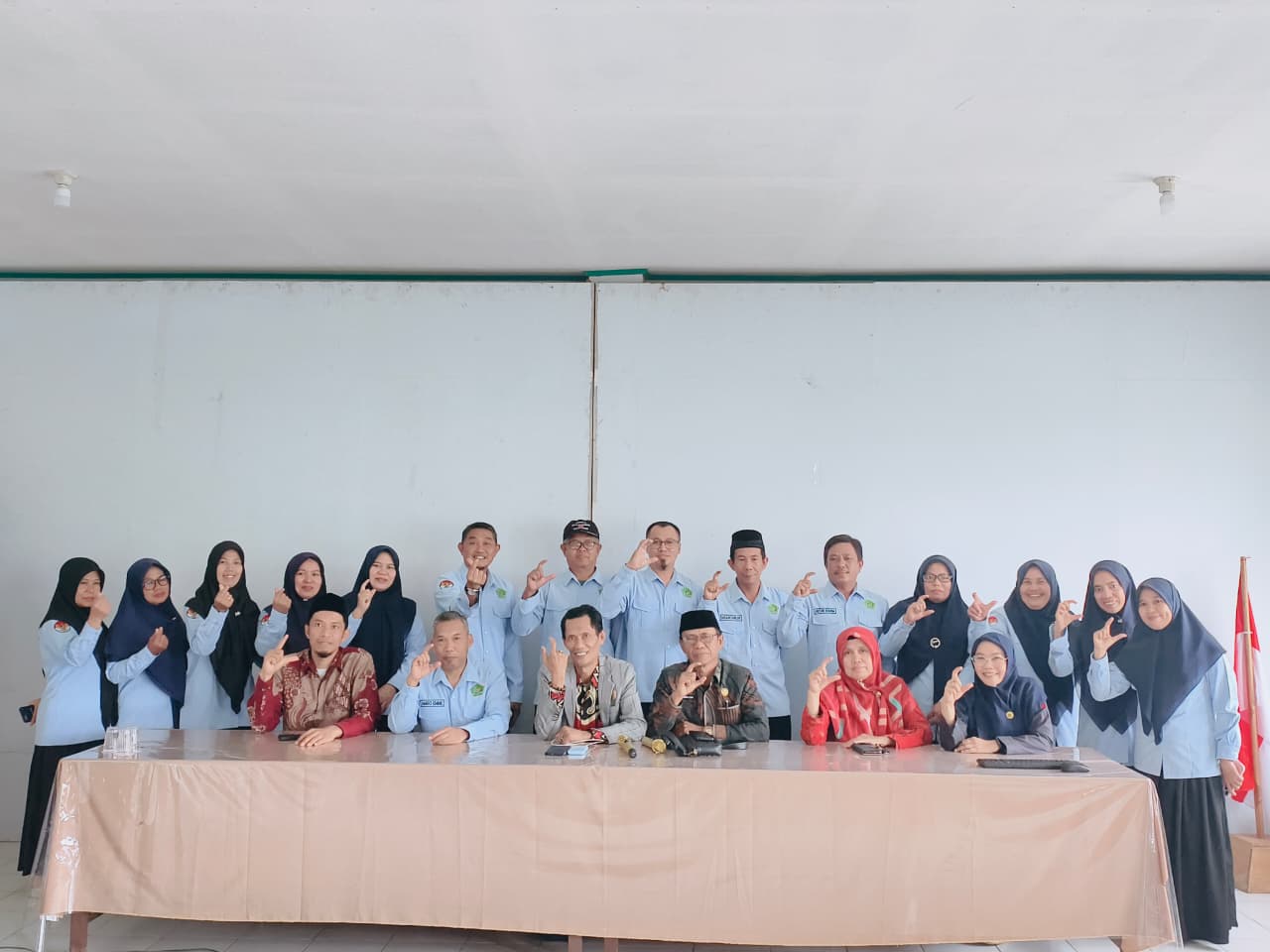 Tim Monev KBC Kemenag Tana Toraja Monitoring Implementasi Kurikulum Berbasis Cinta di MIN 2 Tana Toraja